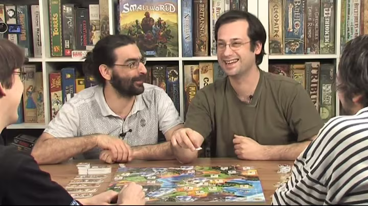  Small World, de la vidéo en plus !